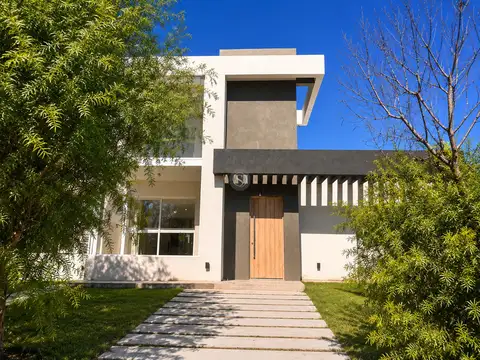 Casa  en Venta en Barrio Santa Elena, Pilar del Este, Pilar