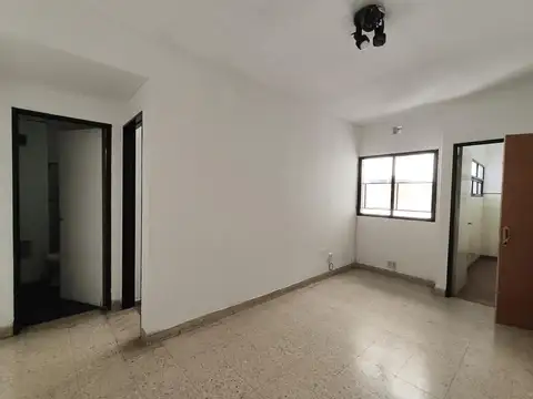 Departamento de un dormitorio en venta en  La Plata