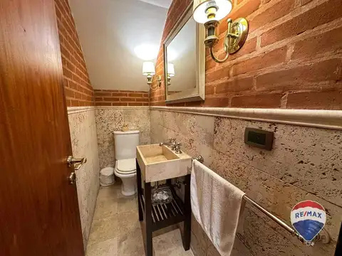 Casa 4 ambientes con 3 baños