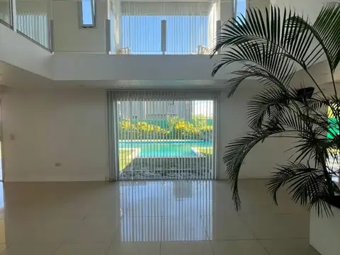 Casa en Venta en Valle Escondido Santina Norte, USD 495.000