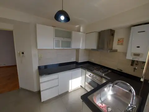 DEPTO. 4 AMB. C/BALCÓN – VISTA PANORÁMICA – MUY LUMINOSO – SANABRIA Y AV. GAONA – FLORESTA – VENTA