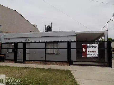 CASA 3 AMBIENTES c/ COCHERA