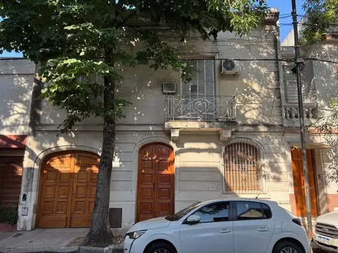 AMBERES N° 875 - HERMOSA CASA DE ESTILO 6 AMB. 2 COCHERAS