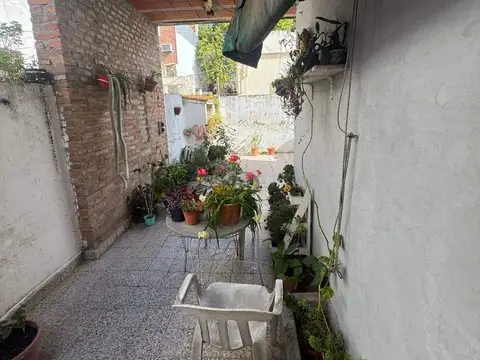 Casa 5 ambientes con 1 baño