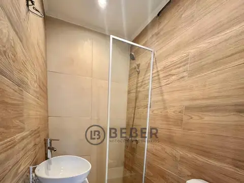 Venta departamento 1 ambiente a la calle, reciclado Plaza Colon