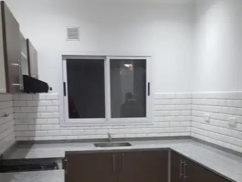 Casa en Alquiler con 1 cochera