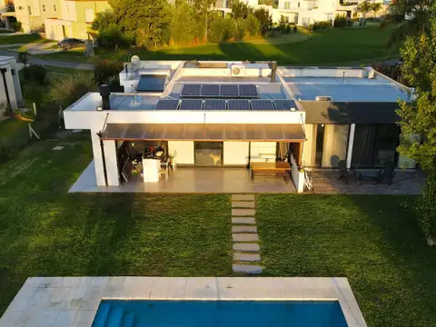 CASA DE 4 AMBIENTES CON PILETA EN LA MAGDALENA