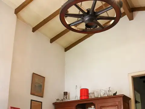 Casa 4 ambientes con 2 baños