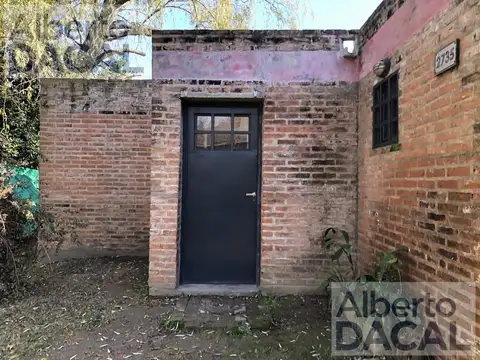Casa 2 ambientes con 1 baño