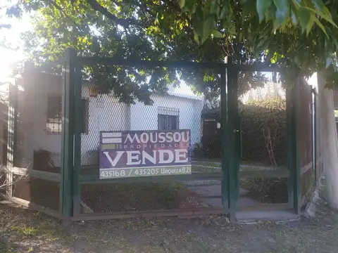 Casa en  venta Magnasco esquina Jauretche