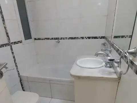 DEPARTAMENTO MONOAMBIENTE EN ALQUILER SEMIPISO