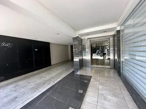Santiago 1400, Piso 1°