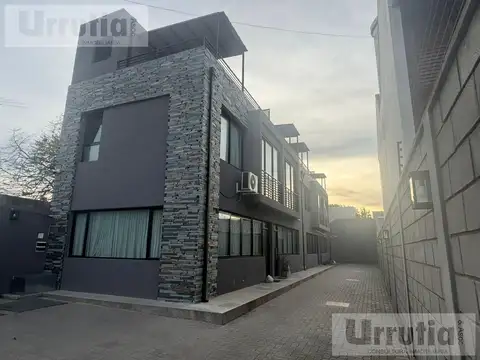 Depto Tipo Casa en Alquiler de 3 ambientes
