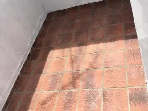 Casa 2 ambientes con 1 baño