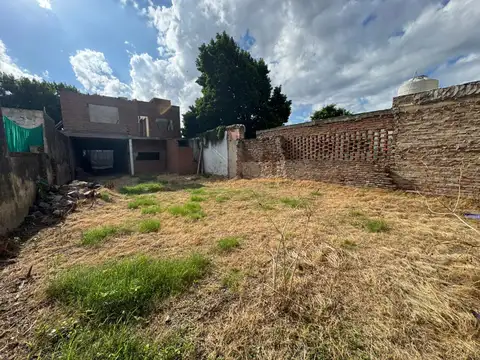 Terreno en venta amplio con posibilidad de vivienda o galpòn comercial