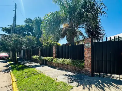 VENTA DE PROPIEDAD CON 2 CASAS SOBRE LOTE