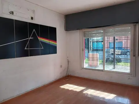 Casa en Venta en Isidro Casanova, USD 68.000