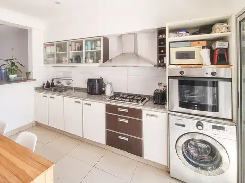 Depto Tipo Casa 5 ambientes con 2 baños