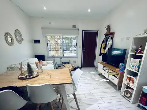 Depto Tipo Casa en Venta de 4 ambientes
