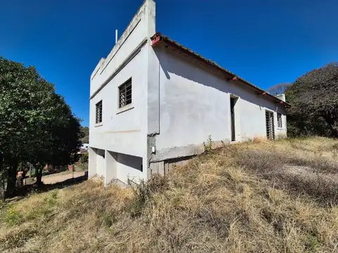 Facundo Quiroga esq E53 100