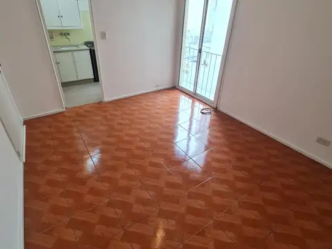 Teniente General Juan Domingo Perón 2100, Piso 4