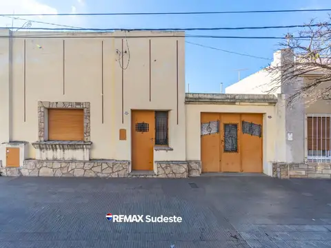 VENTA CASA DOS DORMITORIOS BARRIO UNIVERSITARIO