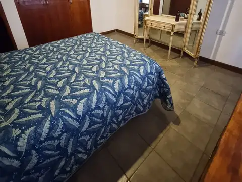 Depto Tipo Casa en Alquiler con 1 cocheras