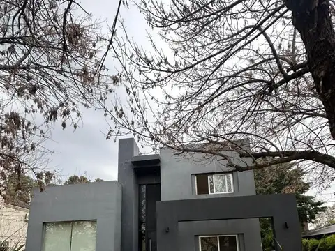GLM. Venta casa Los Pilares, Pilar
