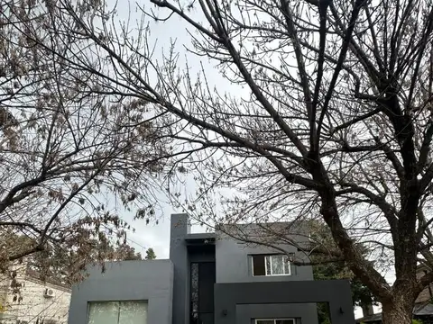 Glm. Venta Casa Los Pilares, Pilar 100