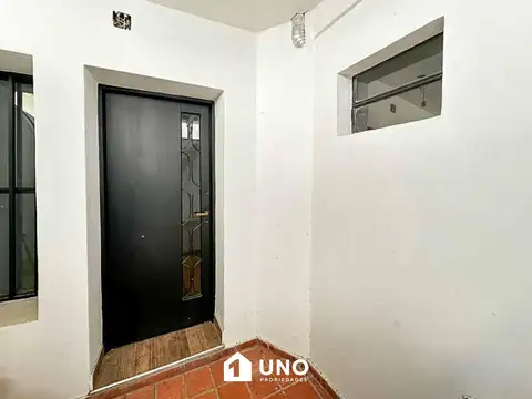 Rioja y J. M. de Rosas - Casa de 1 Dormitorio.