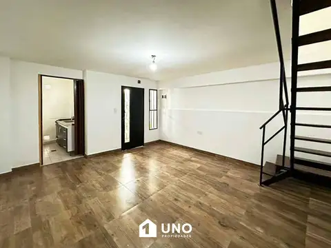 Rioja y J. M. de Rosas - Casa de 1 Dormitorio.