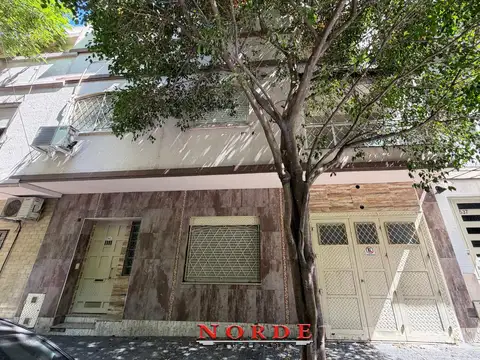 VENTA • CABALLITO• PH • TRES AMBIENTES •  TERRAZA • COCHERA DE MOTO • APTO A CREDITO