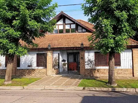 VENTA CASA en Los Cardales Centro: Residencia Premium de 3 SUITES con Piscina y Jardín de 860m²