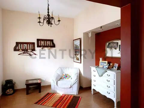 Casa 6 ambientes con 4 baños