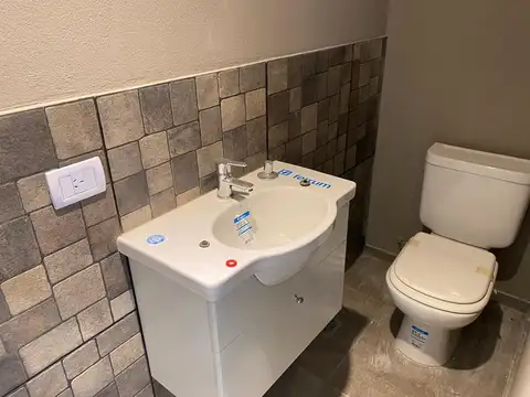 Casa 4 ambientes con 3 baños