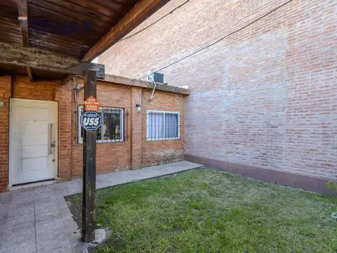 Casa 3 ambientes con 2 baños