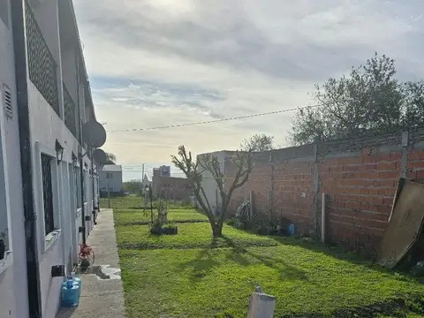 Los Jilgueros 100, Piso 1