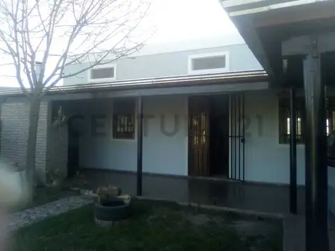 Casa 4 ambientes con 1 baño