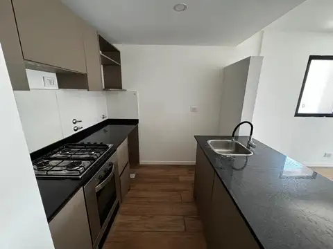 Monoambiente amplio con balcon