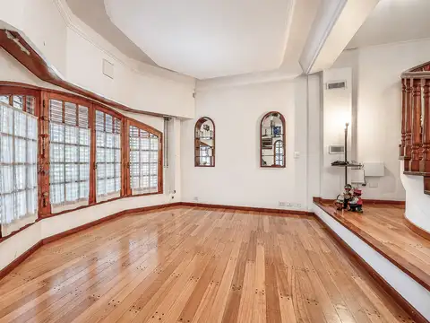 Casa 5 ambientes con 3 baños