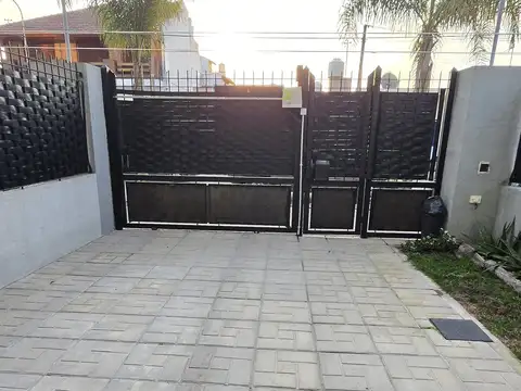 Depto Tipo Casa en Venta de 4 dormitorios