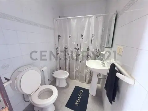 38 entre 134 y 135 100, Piso 0