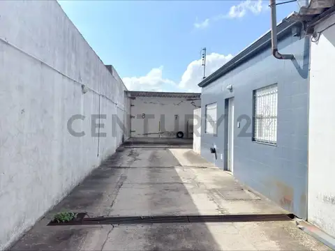 PH EN ALQUILER CON PATIO PROPIO. La Plata