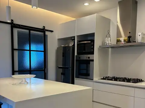 Moderna Casa en venta en  Santa Maria de los Olivos