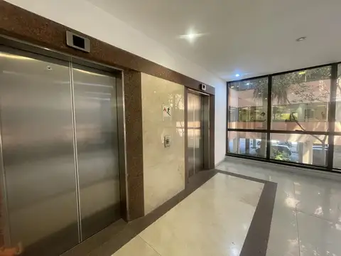 Av. del Libertador al 700 - Piso 1