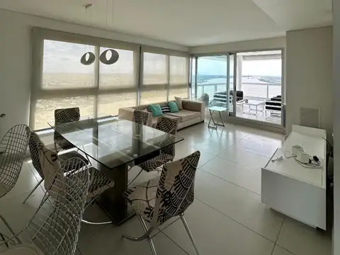 Departamento en Alquiler con 3 cocheras