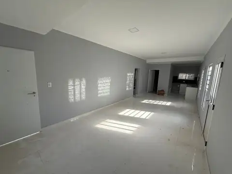 Casa 3 ambientes con 1 baño