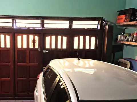 Casa 8 ambientes con 5 baños