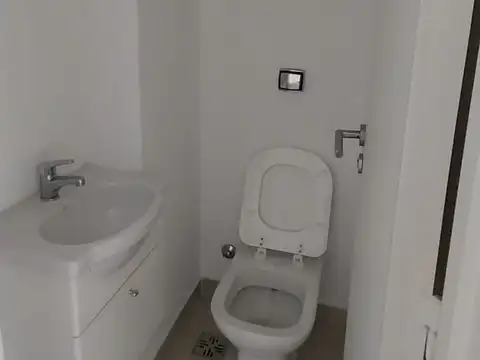 Oficina 2 ambientes con 1 baño
