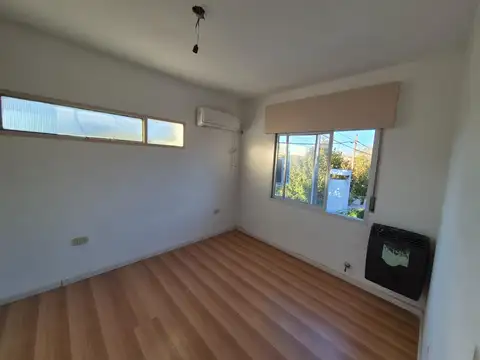 Alquilo departamento con cochera